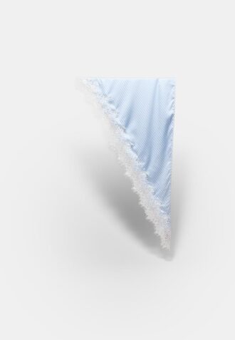 Stripet pareo med blonder