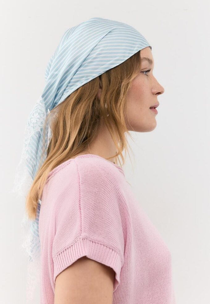 Stripet pareo med blonder