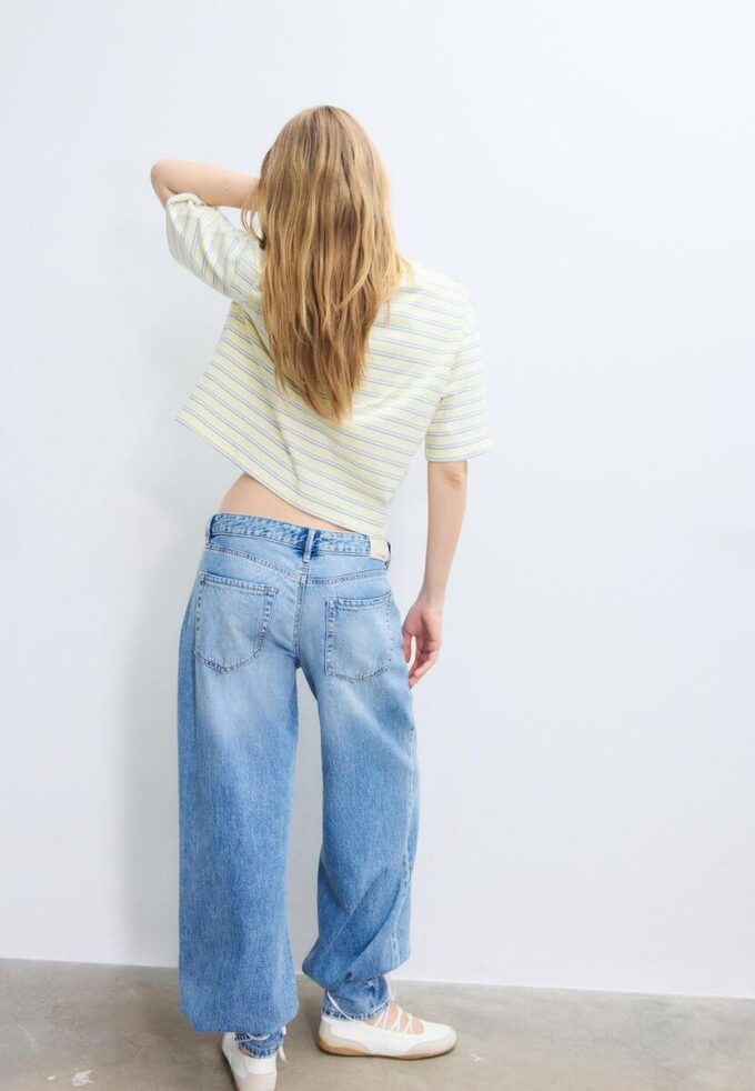 Stripet T-skjorte med korte ermer