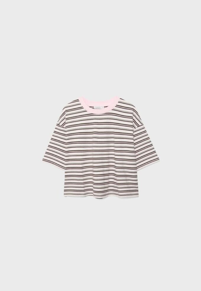 Stripet T-skjorte med korte ermer