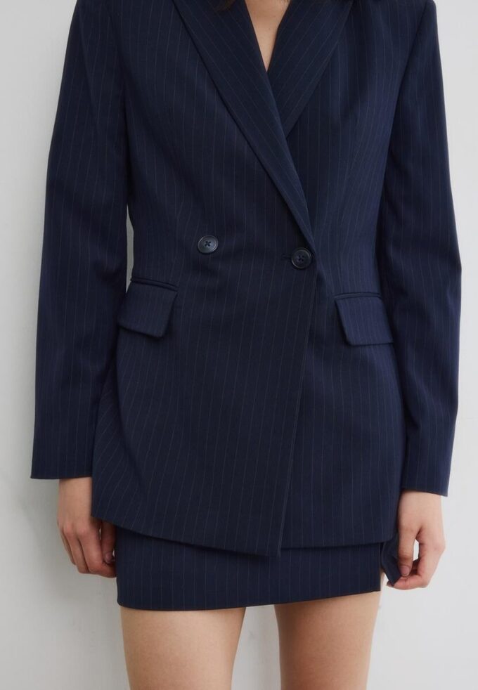 Stripet, tettsittende blazer