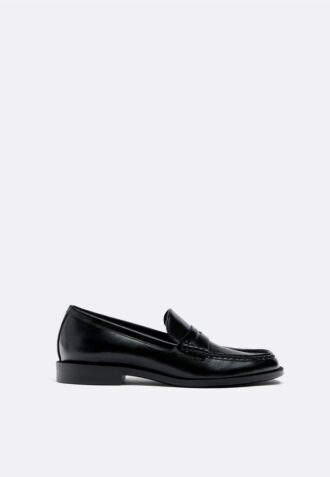 Svarte loafers i skinnimitasjon