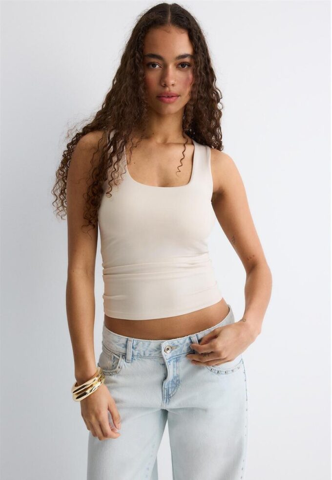 T-skjorte i polyamid med brede stropper