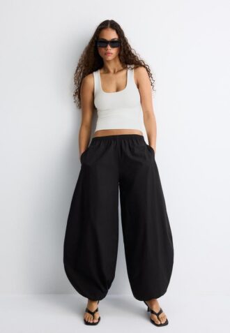 T-skjorte i polyamid med brede stropper