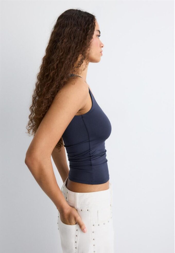 T-skjorte i polyamid med brede stropper