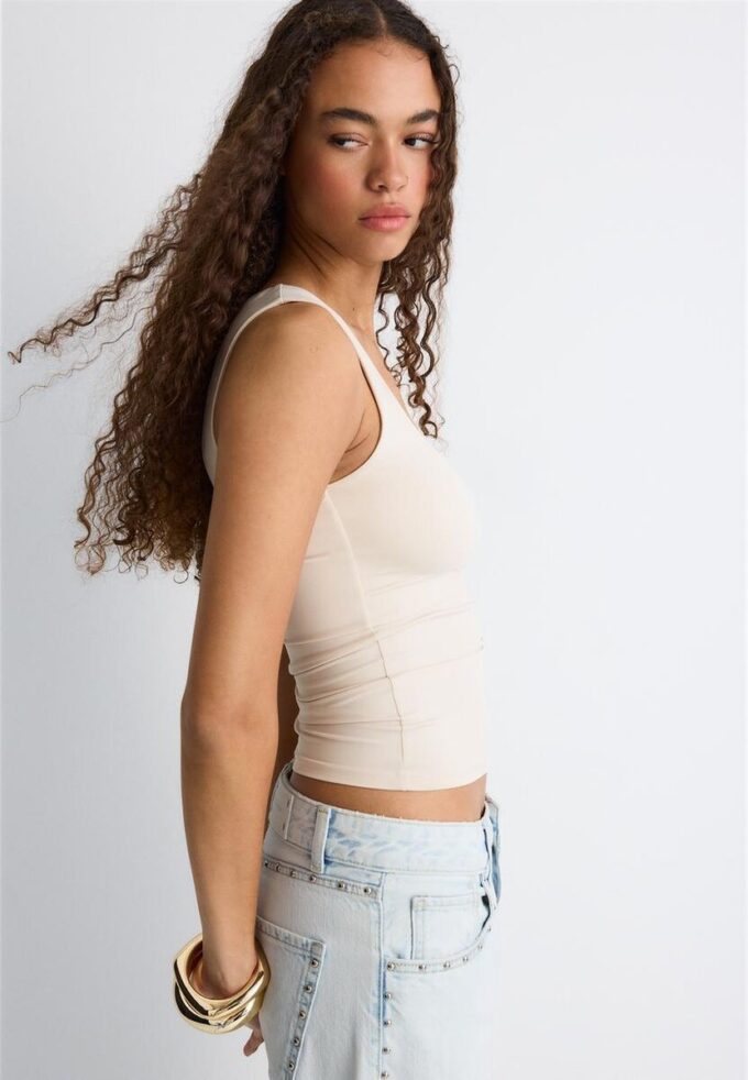 T-skjorte i polyamid med brede stropper