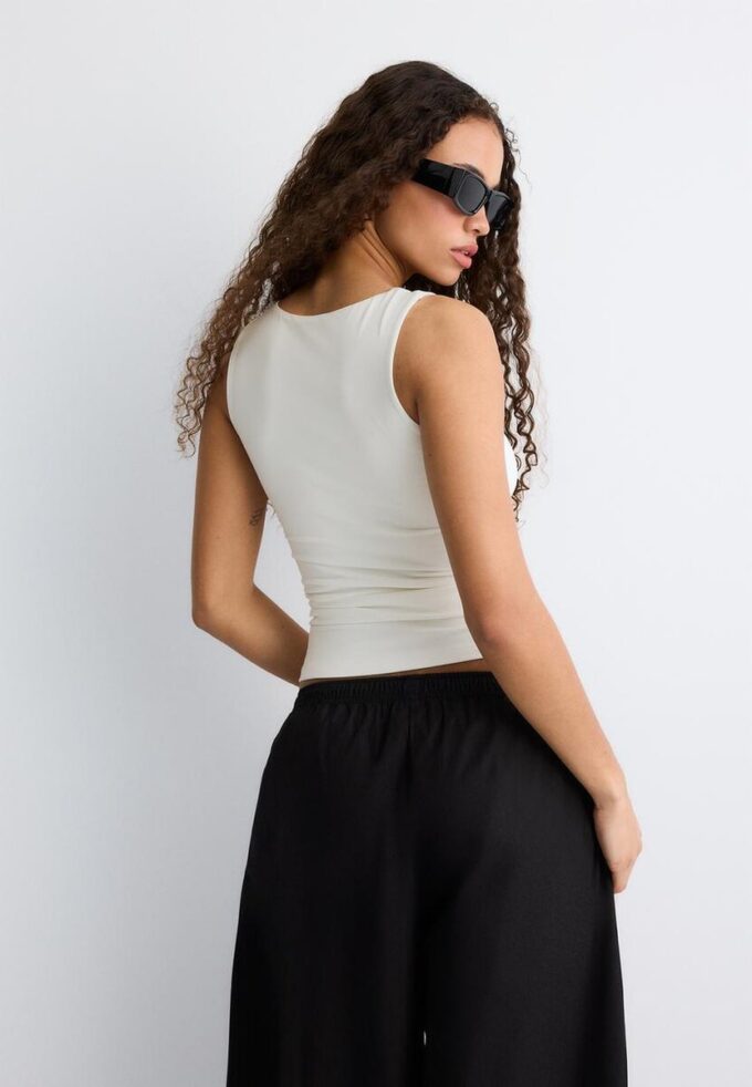 T-skjorte i polyamid med brede stropper