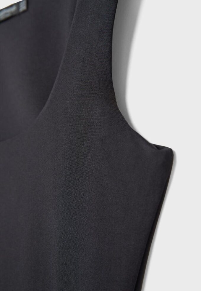 T-skjorte i polyamid med brede stropper