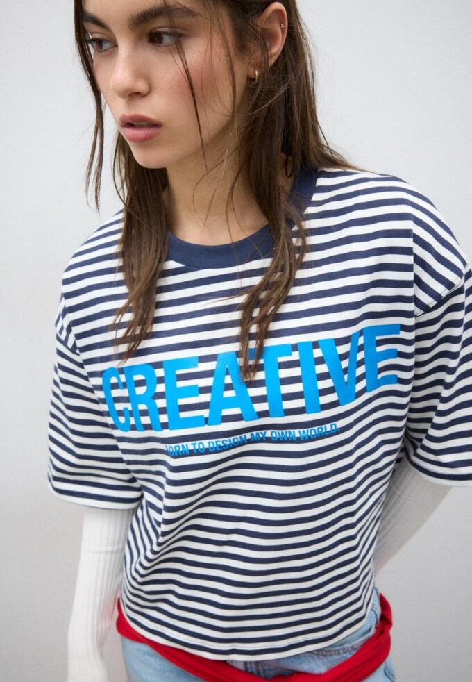 T-skjorte med kort erme og mønstret design