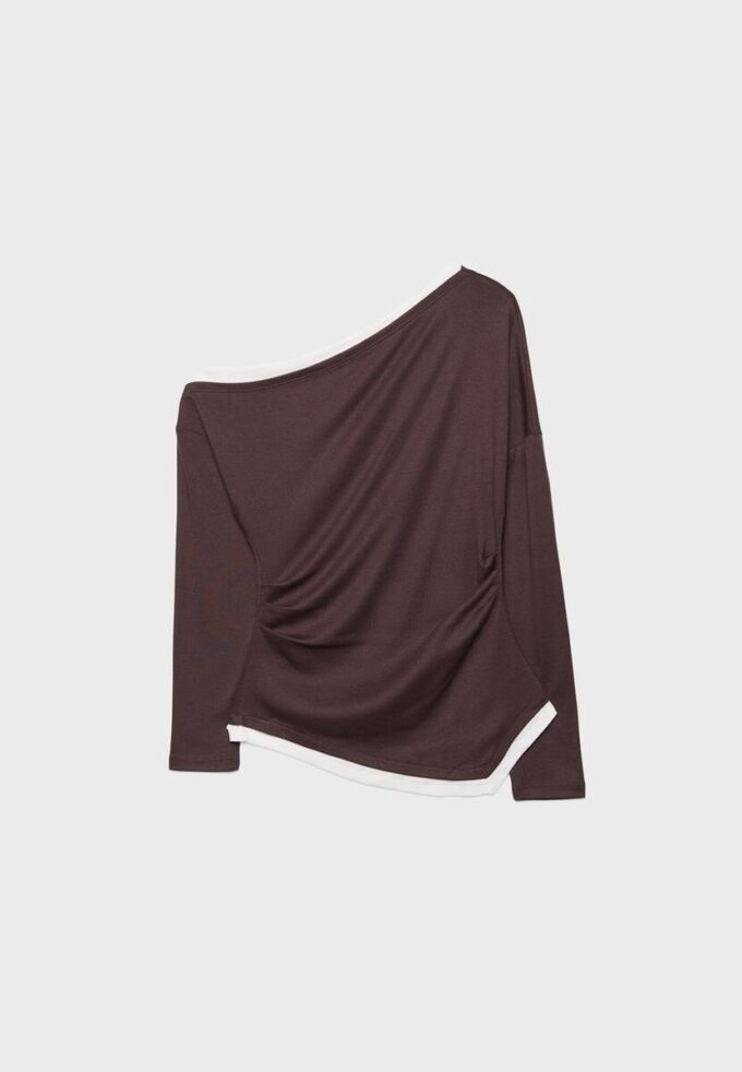 T-skjorte med lange ermer, to lag og asymmetrisk snitt