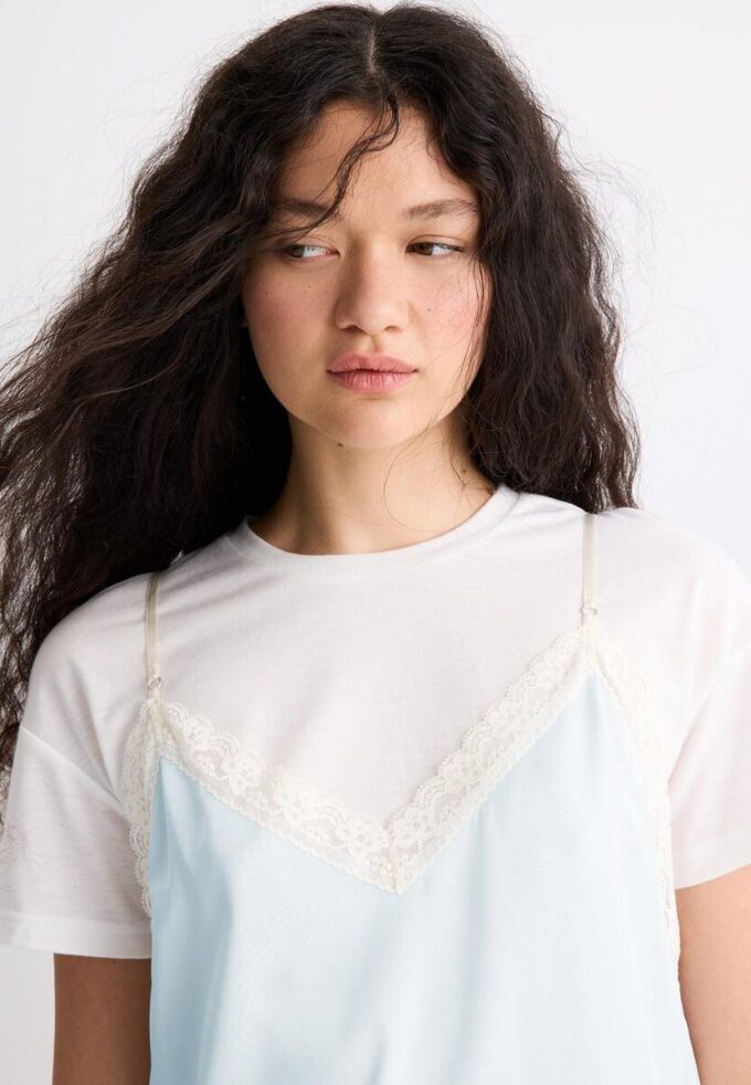 T-skjorte med to lag og camisole