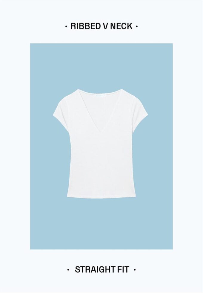 T-skjorte med V-hals og korte shorts