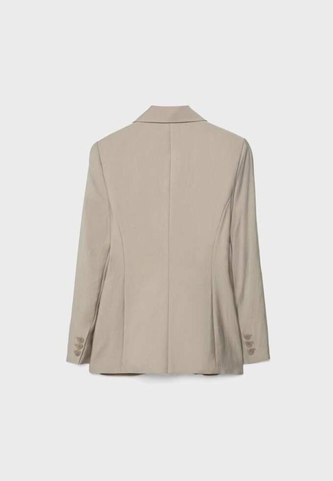 Tettsittende blazer med 3 knapper