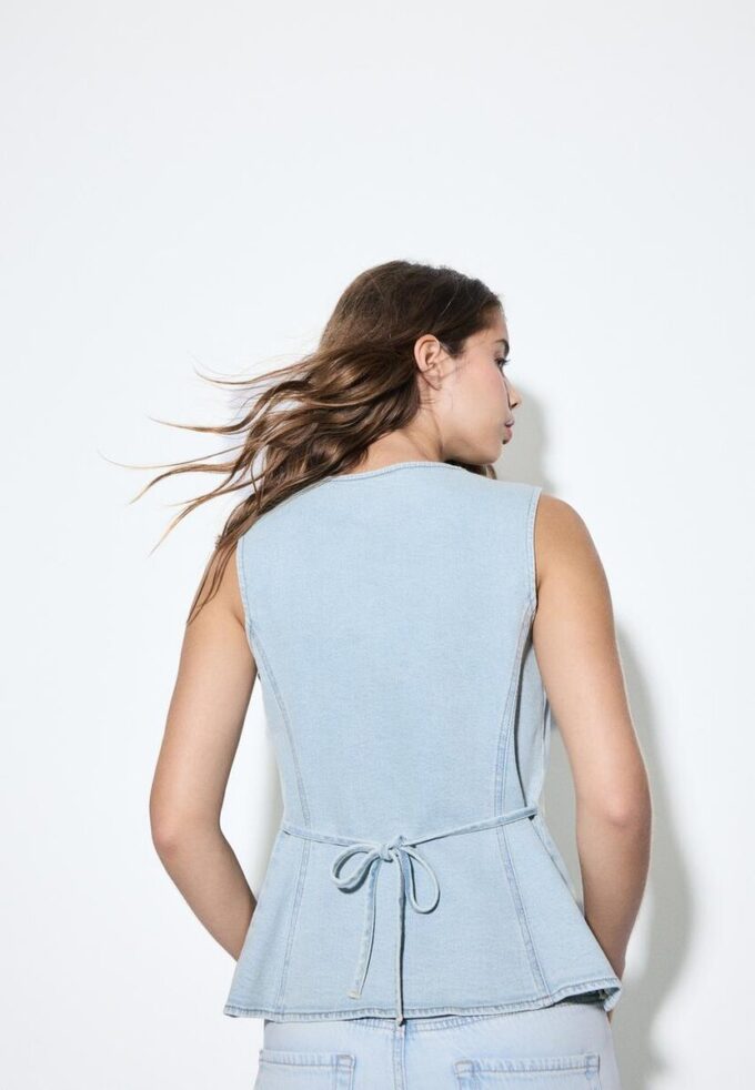 Tettsittende denimtopper