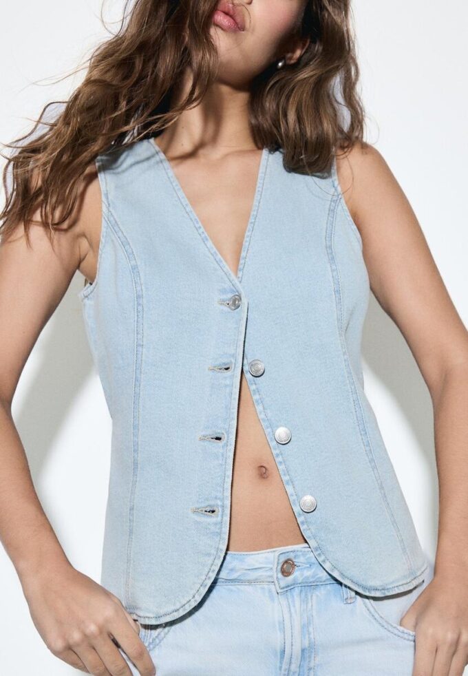 Tettsittende denimtopper