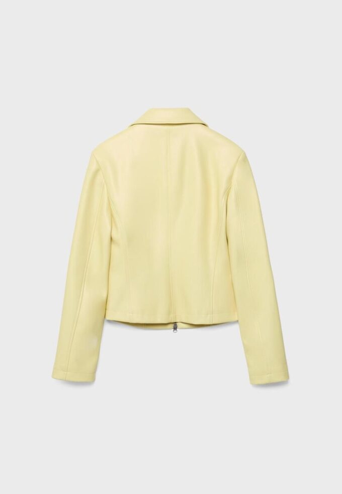 Tettsittende jakke i skinnimitasjon