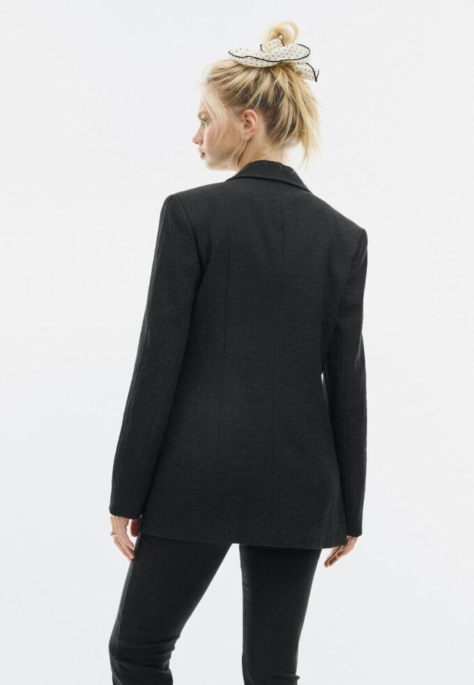 Tettsittende rustikk blazer