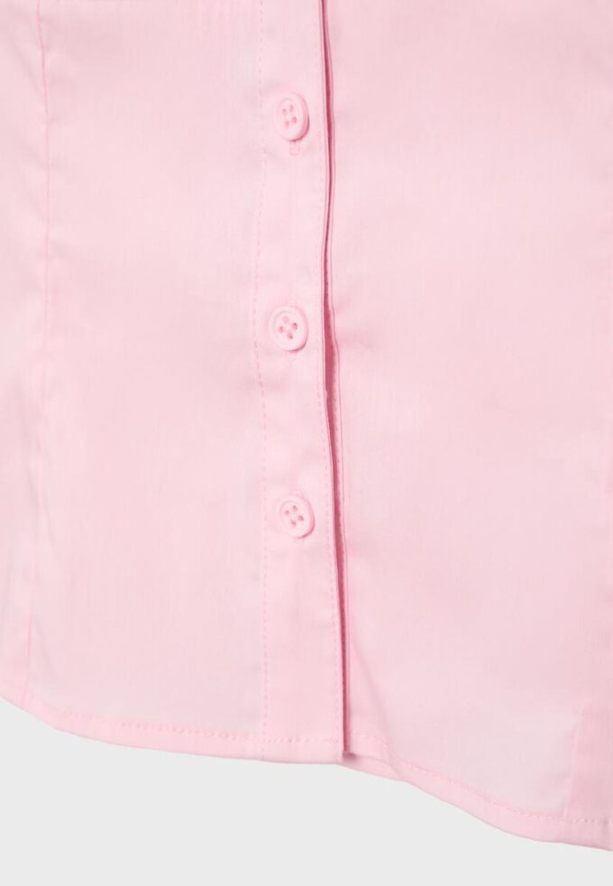 Tettsittende skjorte med korte ermer