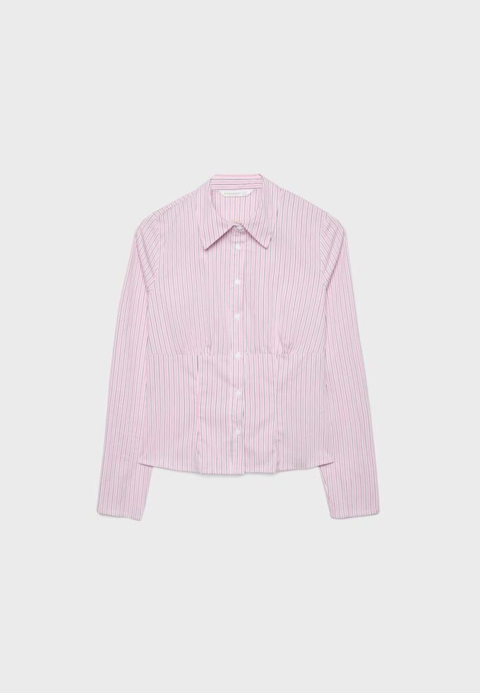 Tettsittende skjorte med søm under brystet