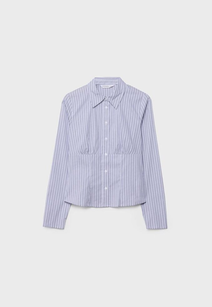 Tettsittende skjorte med søm under brystet