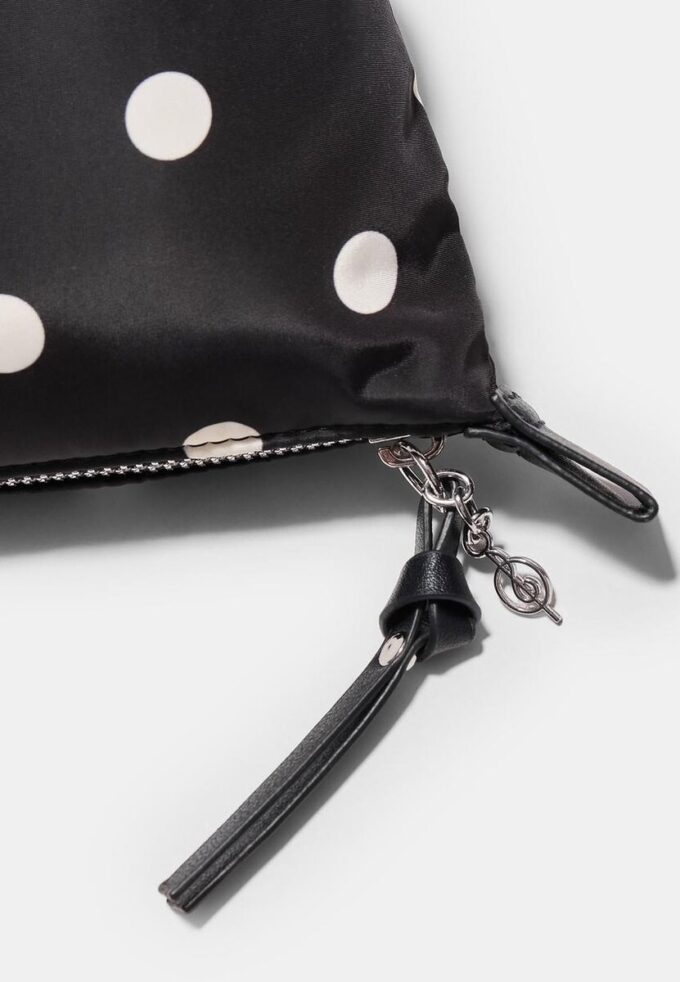 Toalettveske med prikker