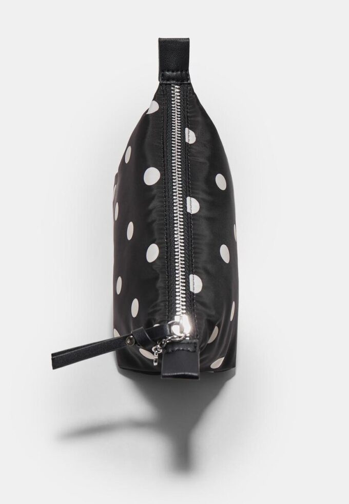 Toalettveske med prikker