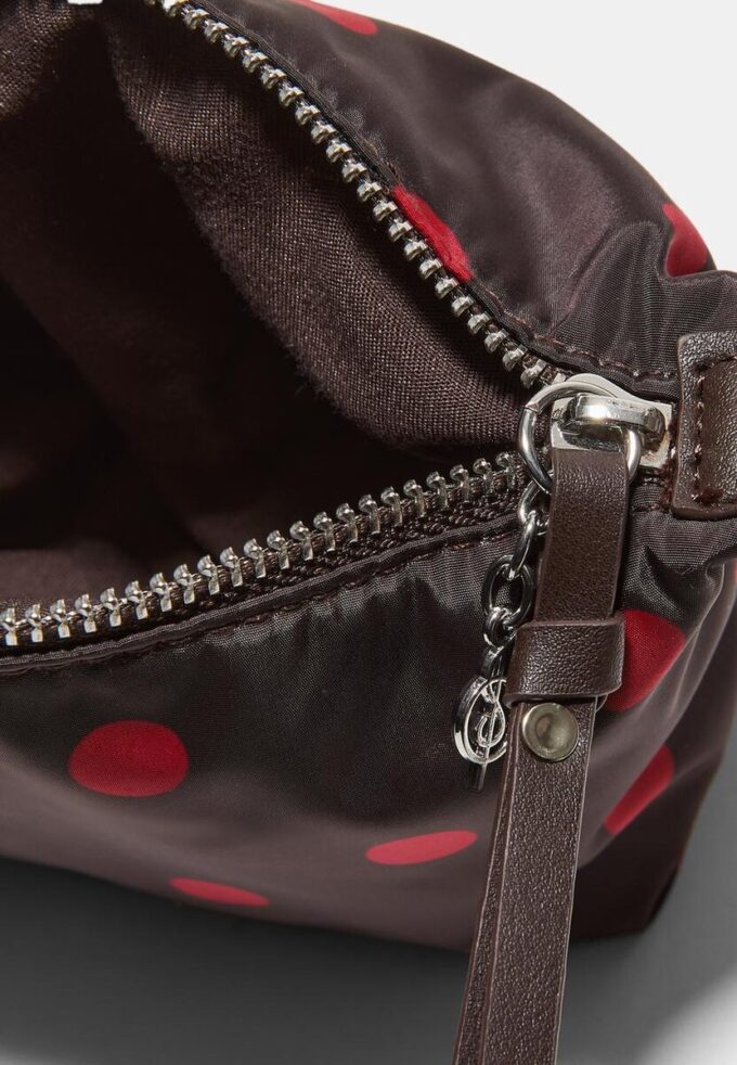 Toalettveske med prikker