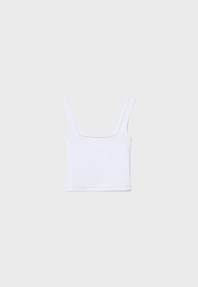 Top med firkantet hals og to-delt effekt