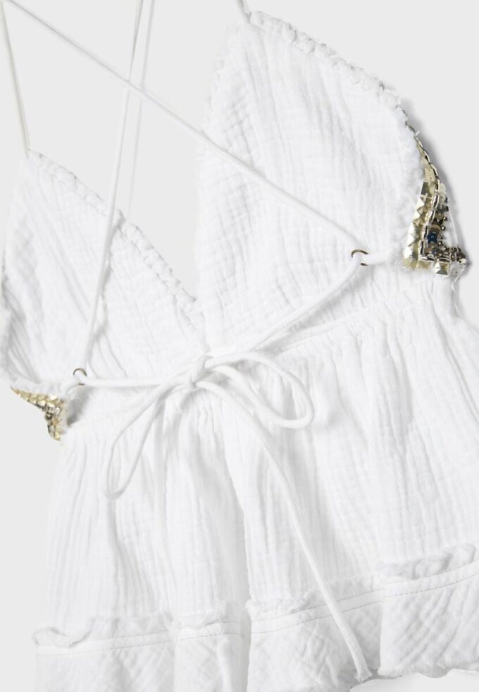 Top med volanger og perler