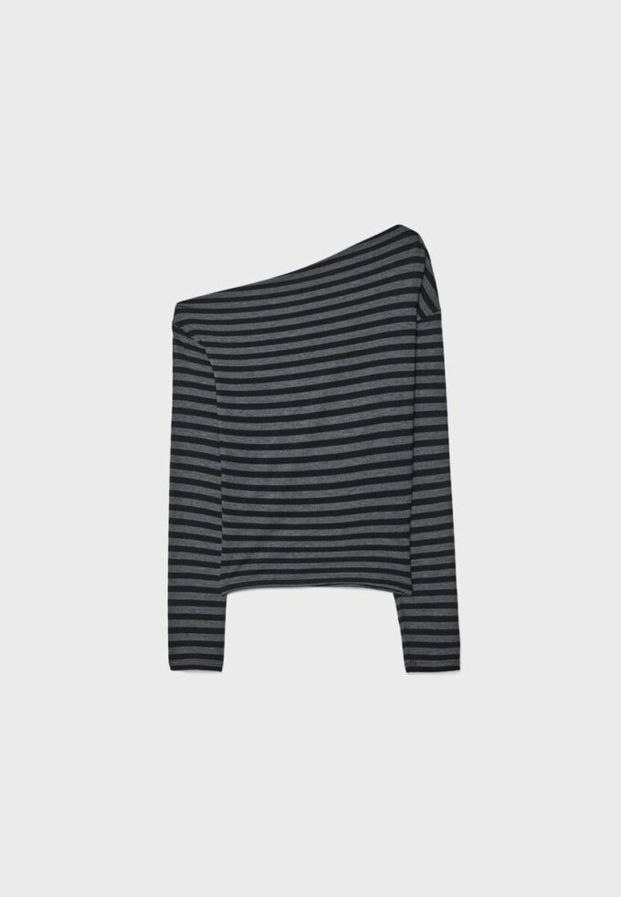 Topper med asymmetrisk hals