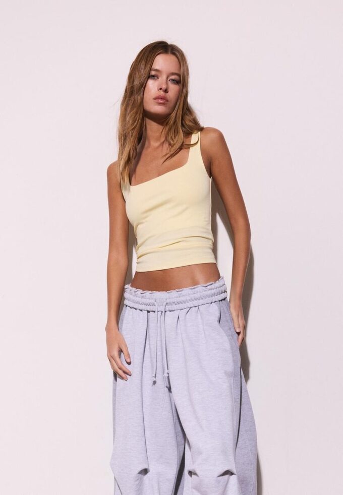 Topper med brede stropper