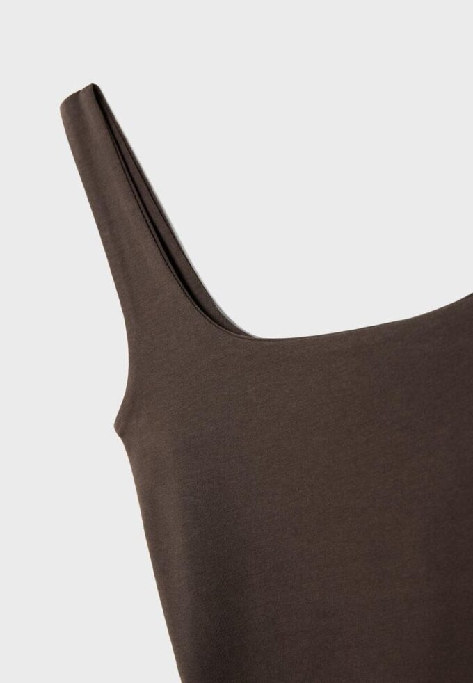 Topper med brede stropper