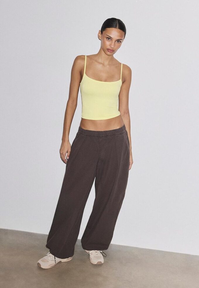 Topper med stropper i polyamid