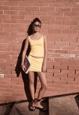 Topper med stropper og blonder