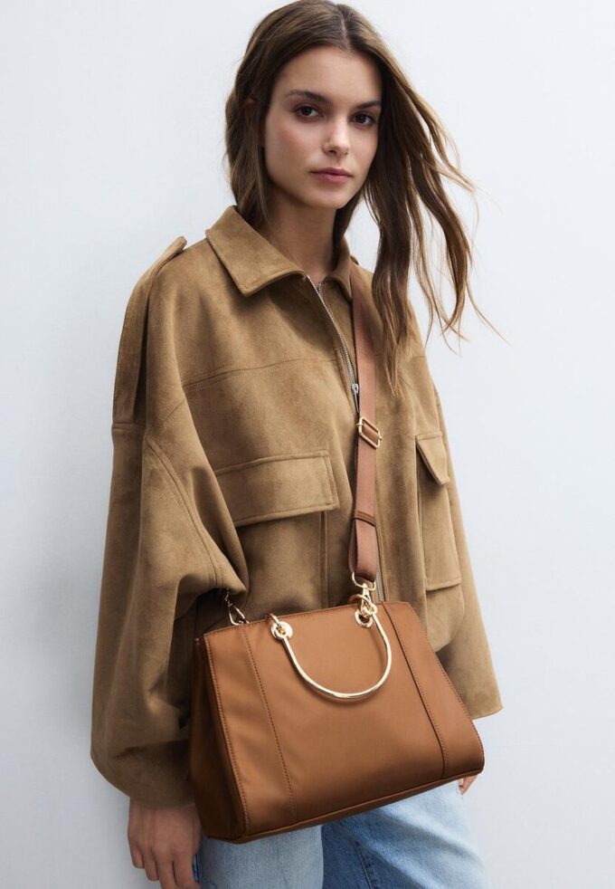 Tote-veske med metallhåndtak