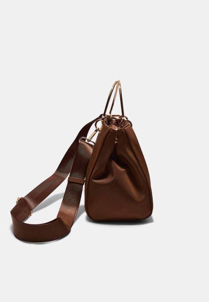 Tote-veske med metallhåndtak