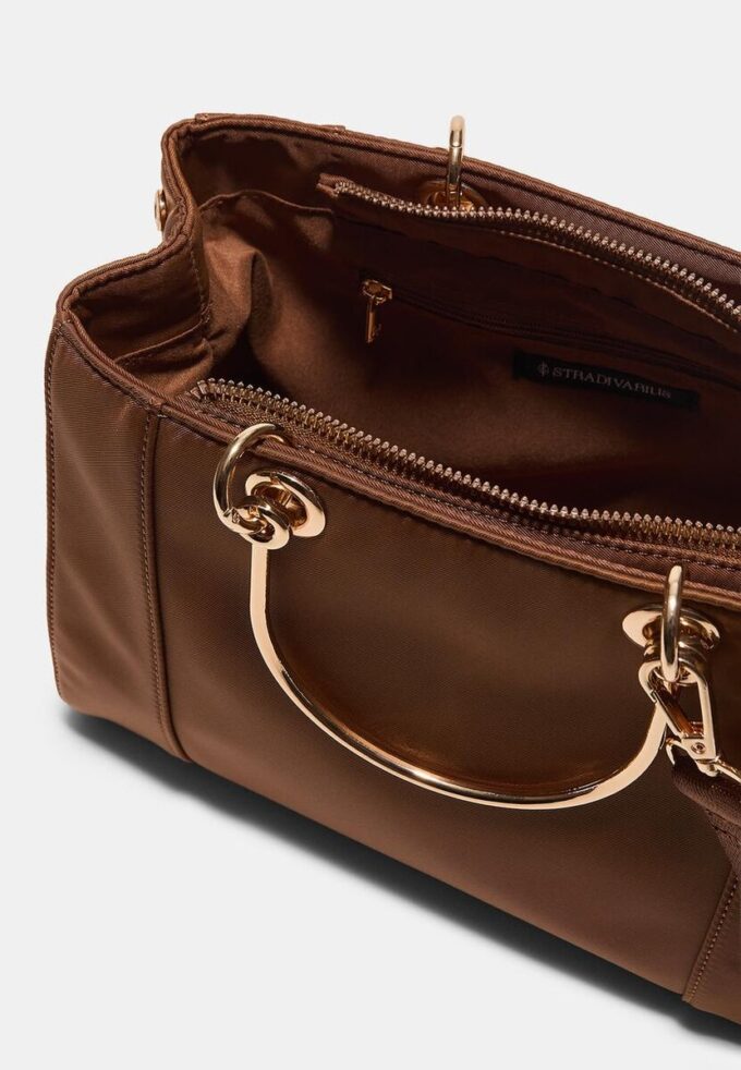 Tote-veske med metallhåndtak