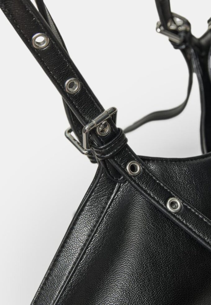 Tote-veske med mini-spenne