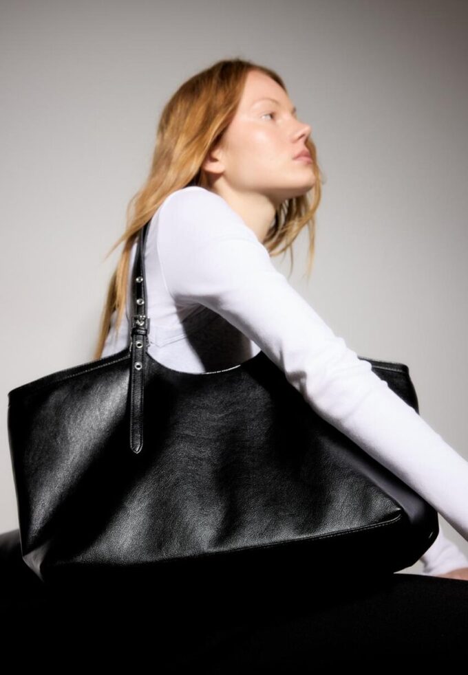 Tote-veske med mini-spenne