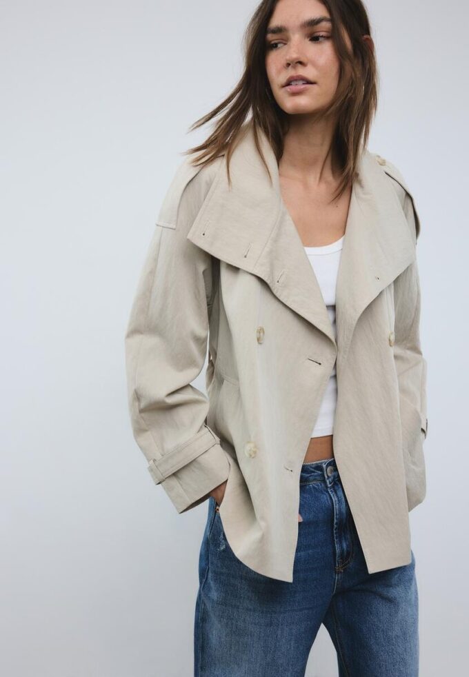 Trenchcoat med høy hals