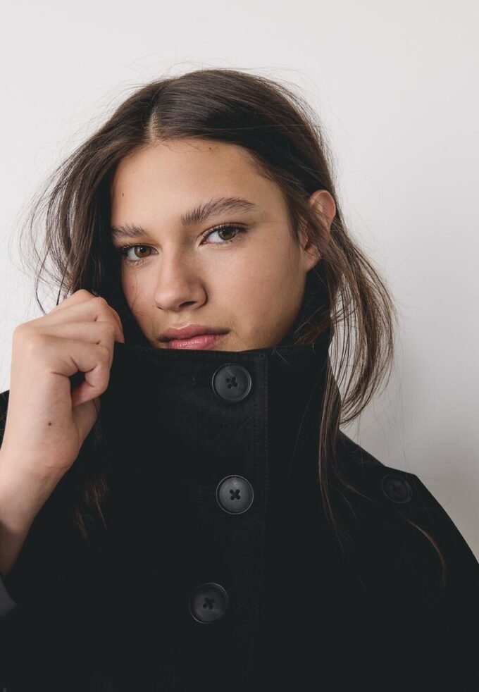 Trenchcoat med høy hals