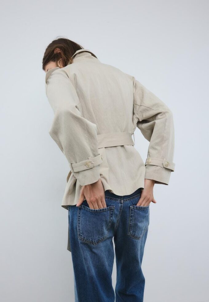 Trenchcoat med høy hals