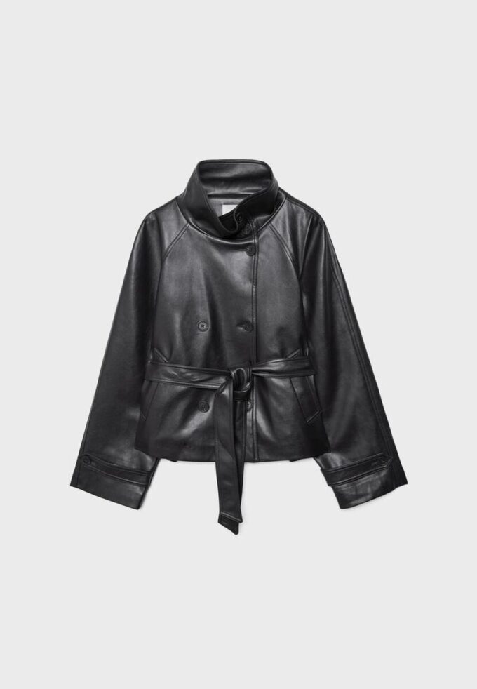 Trenchcoat med høy hals i skinnimitasjon