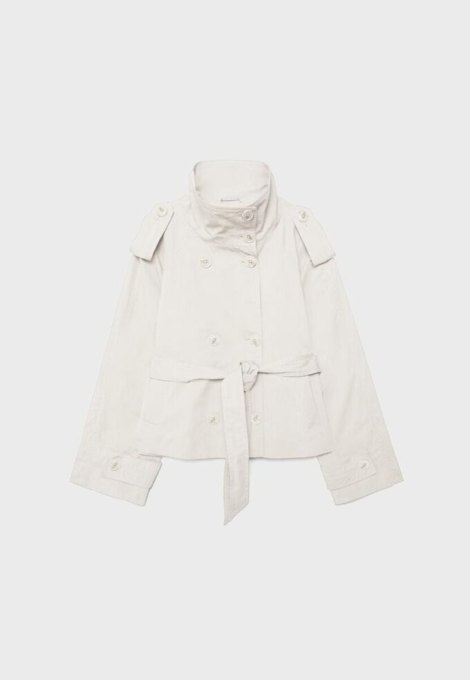 Trenchcoat med høy hals og belte