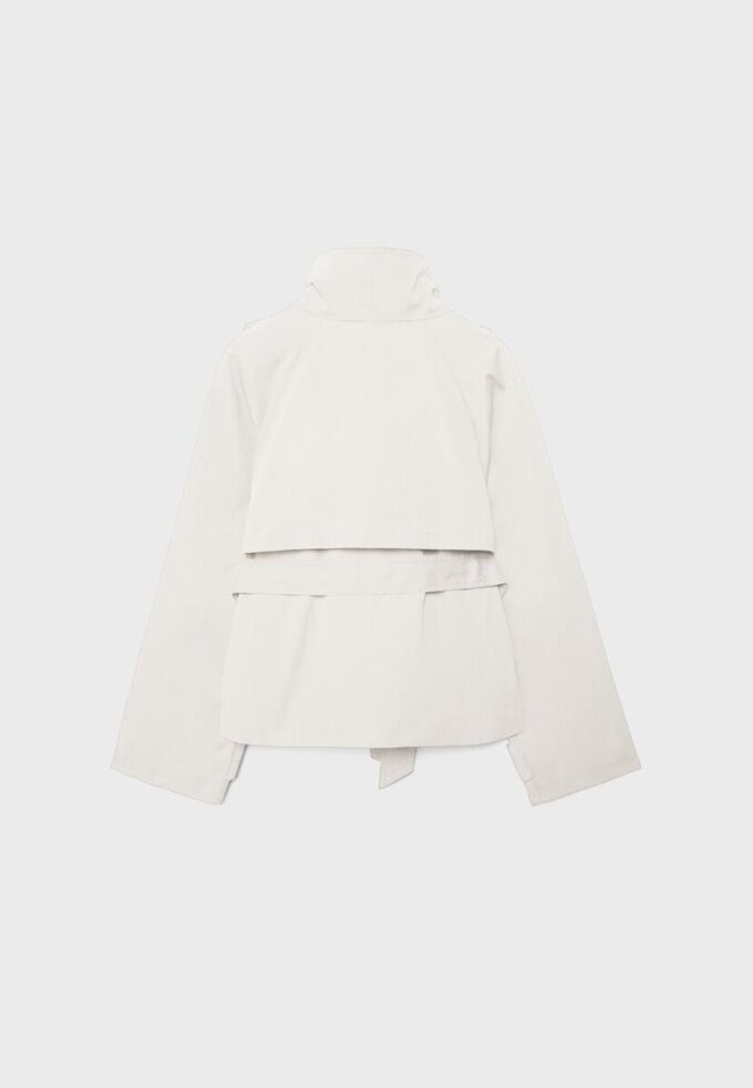 Trenchcoat med høy hals og belte