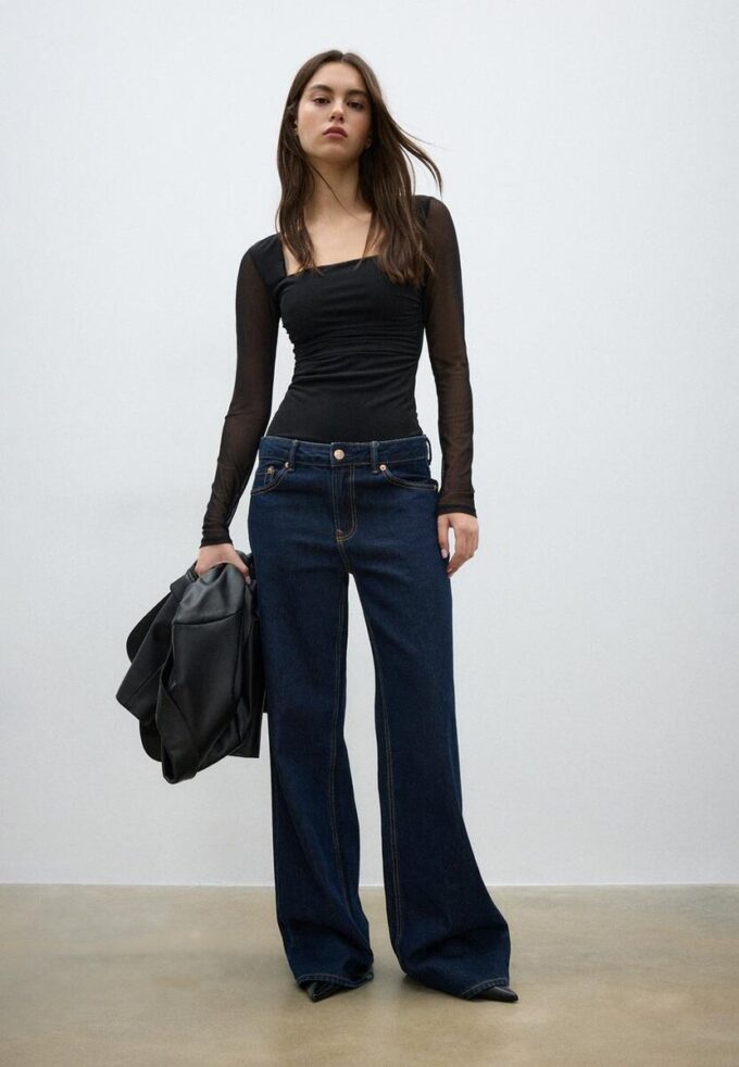 Tulle-body med firkantet utringning