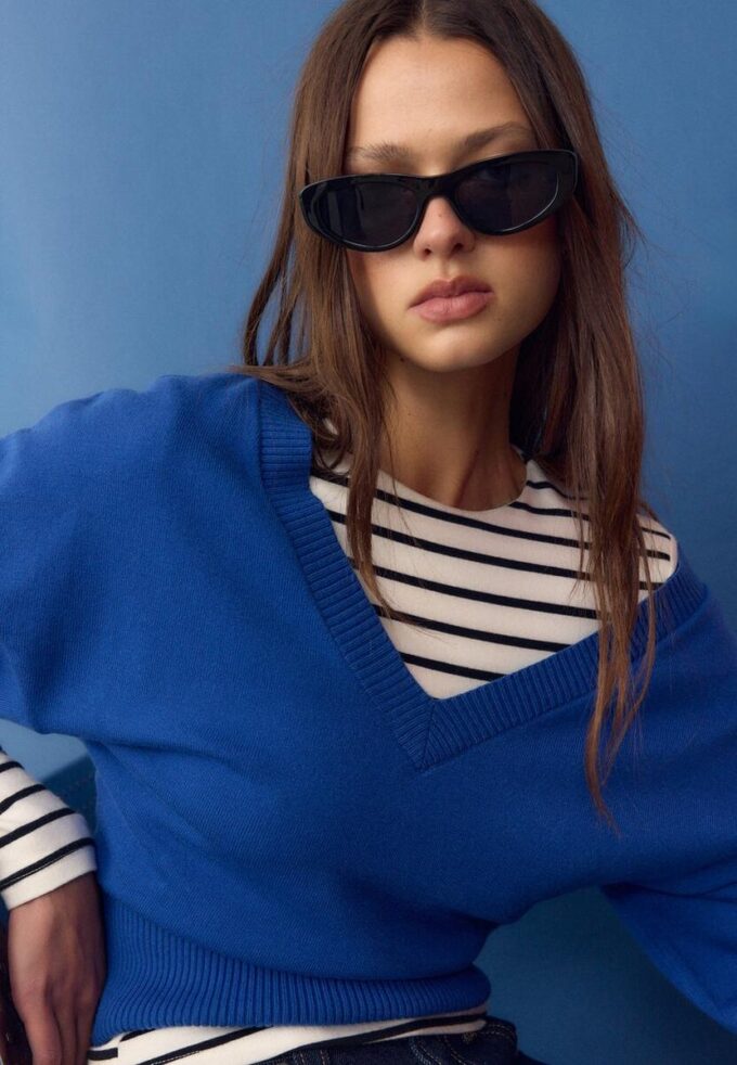 V-hals genser med flagermusermmer