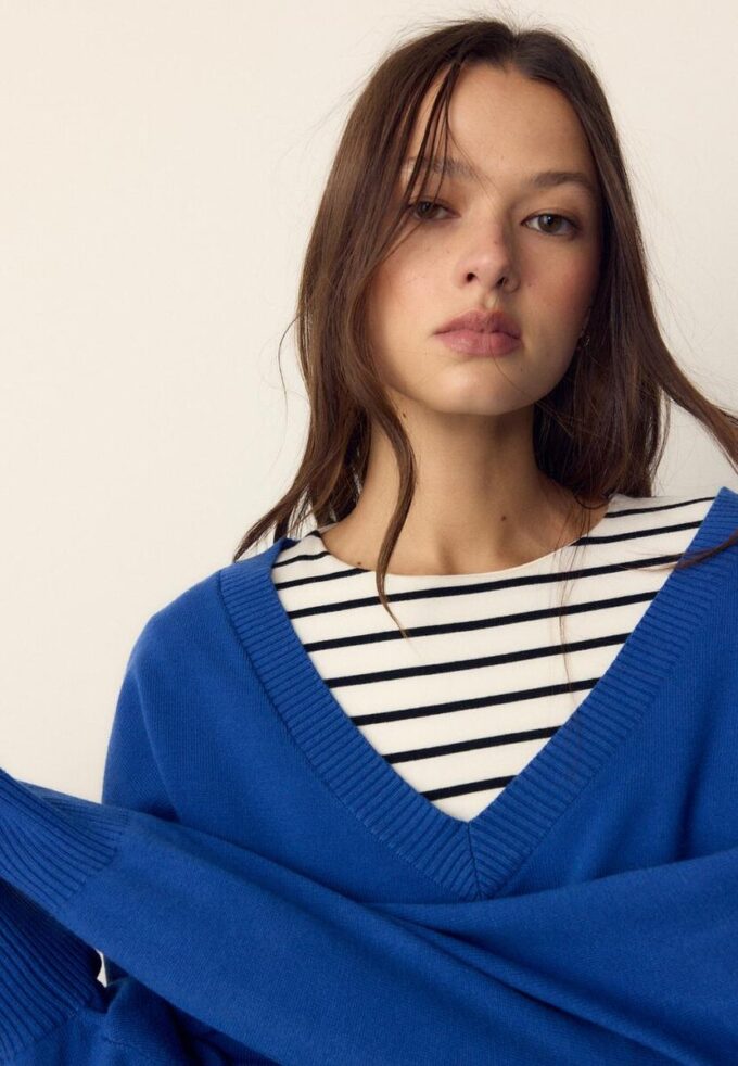 V-hals genser med flagermusermmer