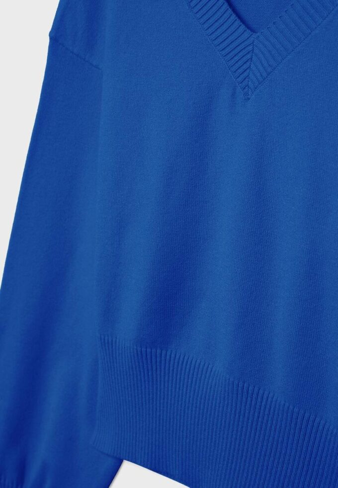 V-hals genser med flagermusermmer