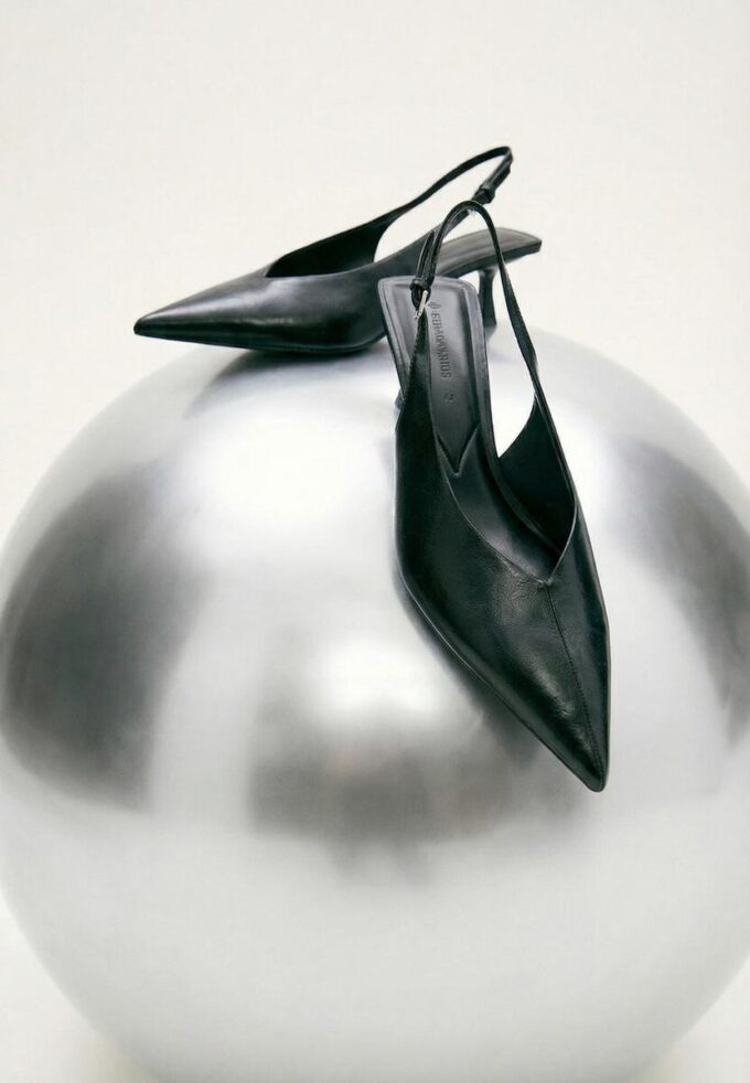 V-hals sko med høy hæl